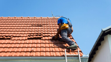 Quelles sont les mesures de sécurité à prendre pour les travaux de toiture 